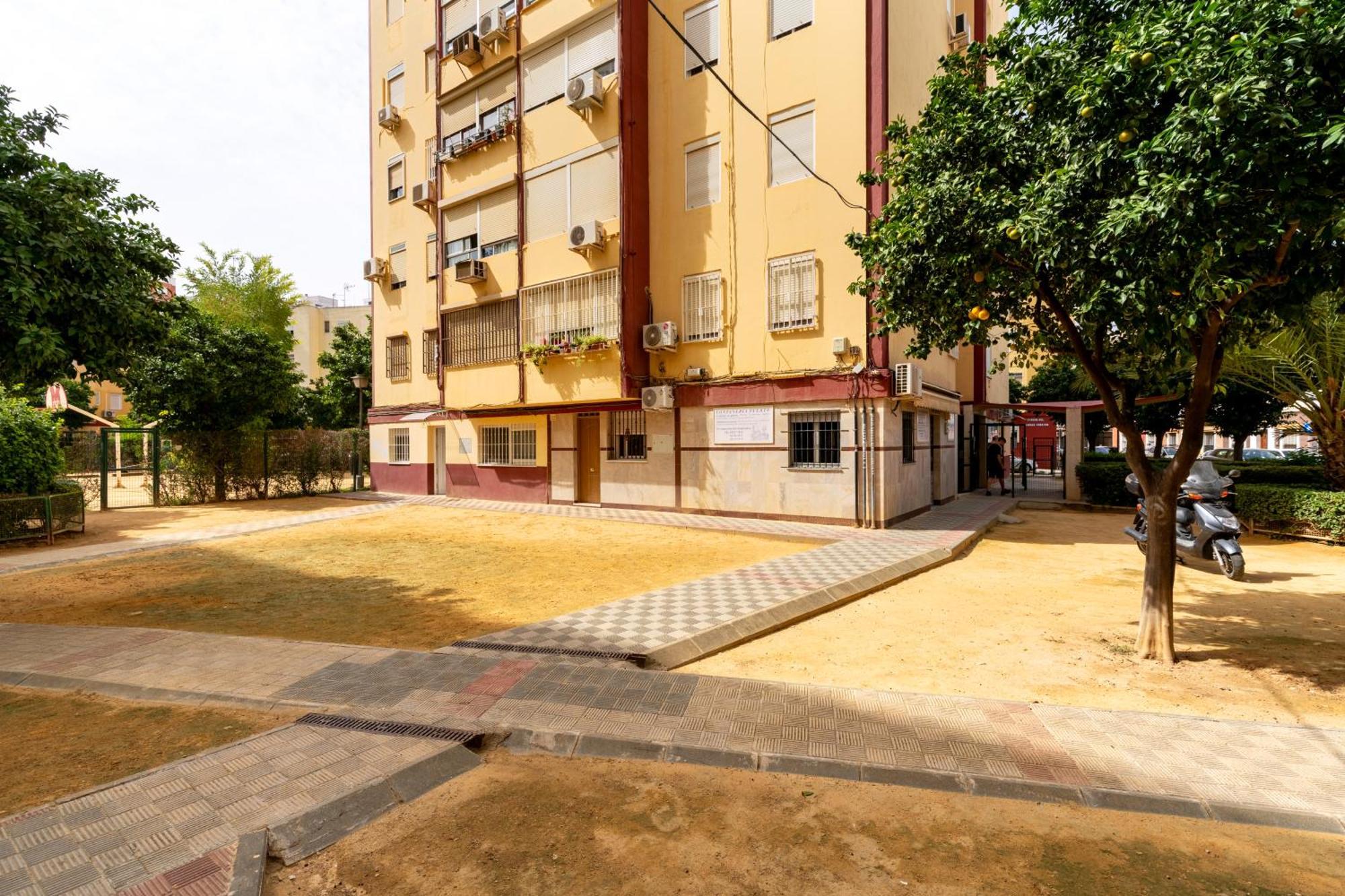 Whitey House In Triana *