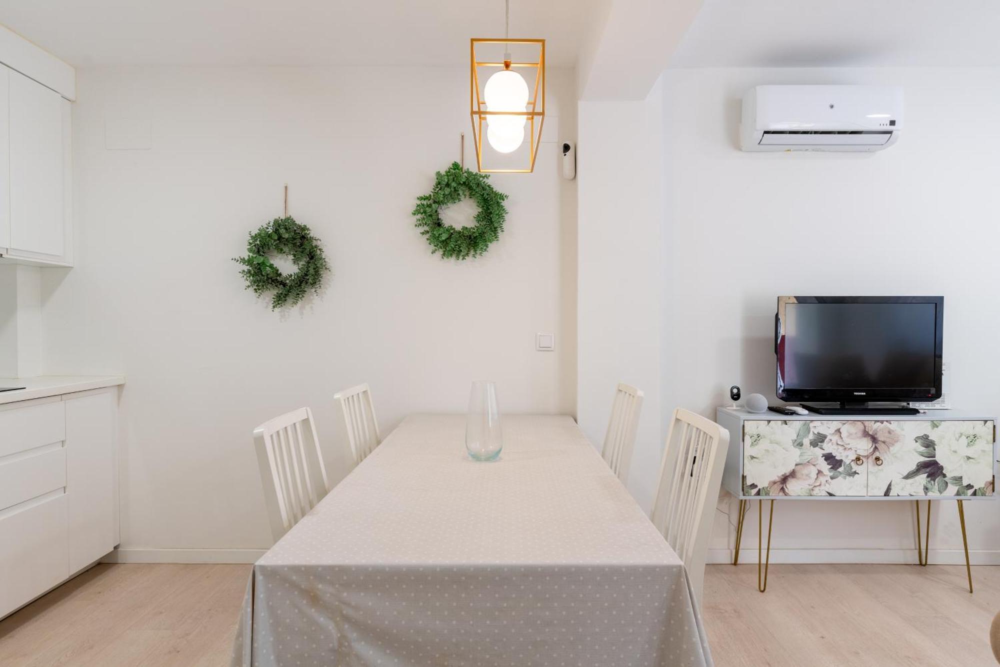 Whitey House In Triana *